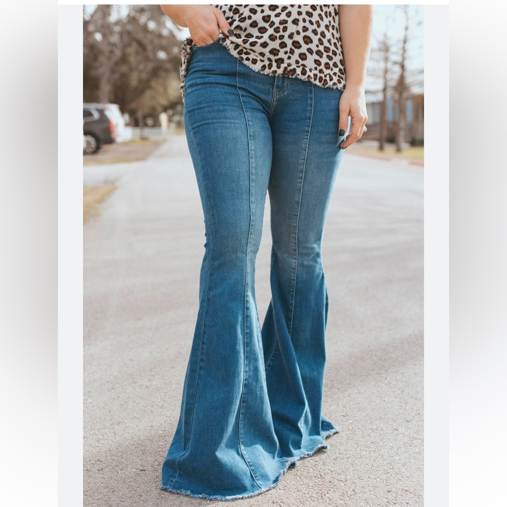 Judy Blue Super Flare Jeans Medium Wash 14W/34.5 inseam